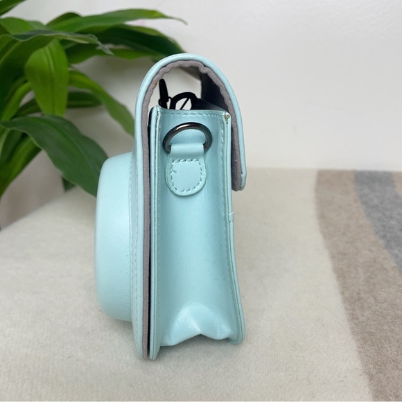 Fujifilm Instax Mini 9 Case & Strap Light Blue - Picture 4 of 7